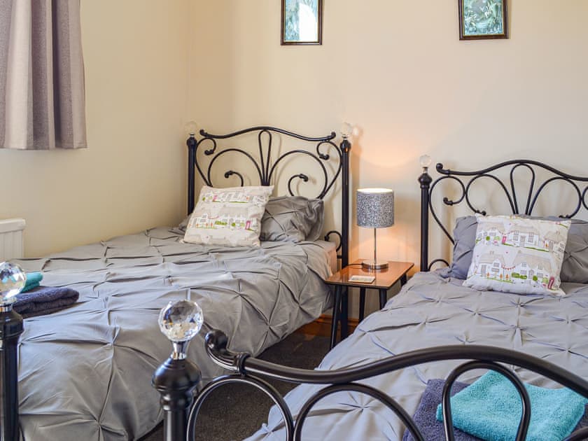 Twin bedroom | Oystercatcher, Hunstanton