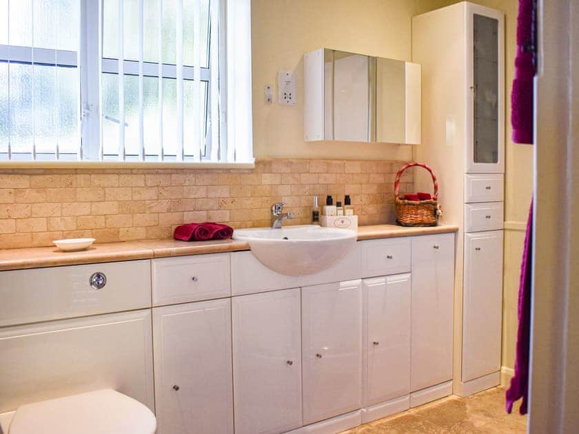 Shower room | The Stables, Northedge