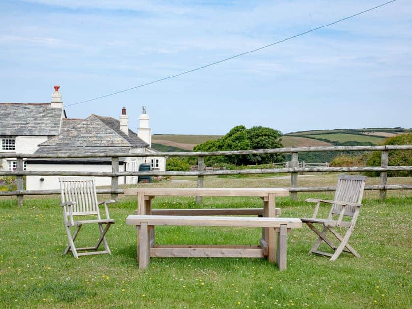 Garden and grounds | Higher Tresmorn Cottages, Tresmorn, Bude