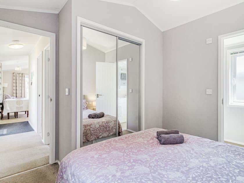 Double bedroom | Carnoustie Lodge, Tydd St Giles