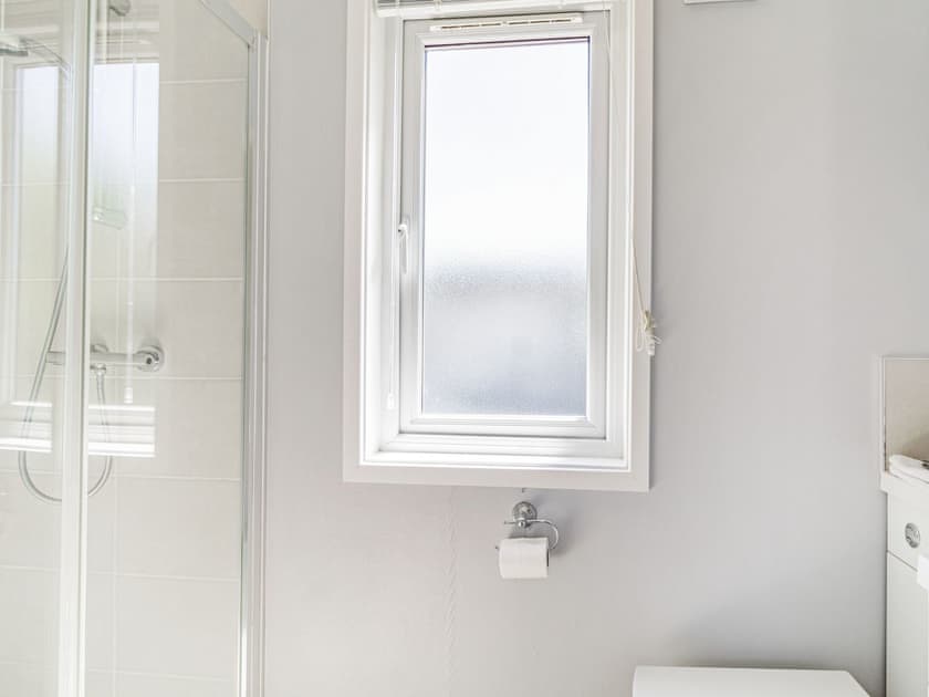 Shower room | Carnoustie Lodge, Tydd St Giles