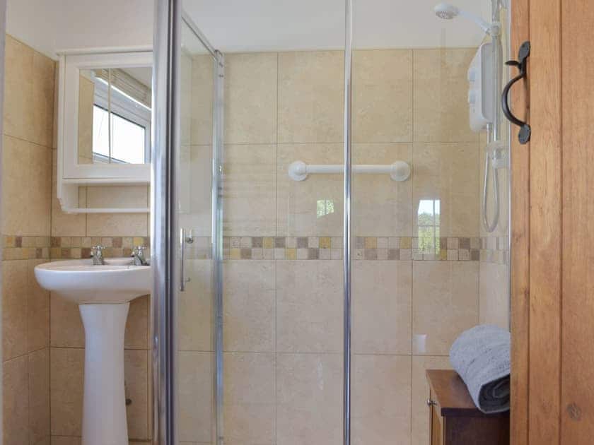 Shower room | Hafan Fach Cottage, Stackpole