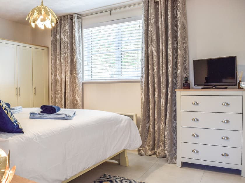 Double bedroom | Leofric Lodge, Bampton