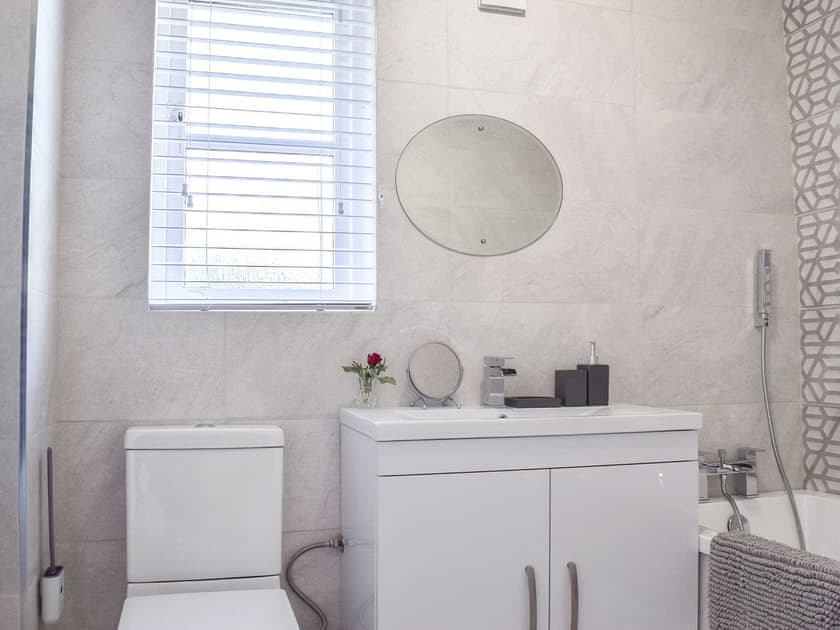 Bathroom | Leofric Lodge, Bampton