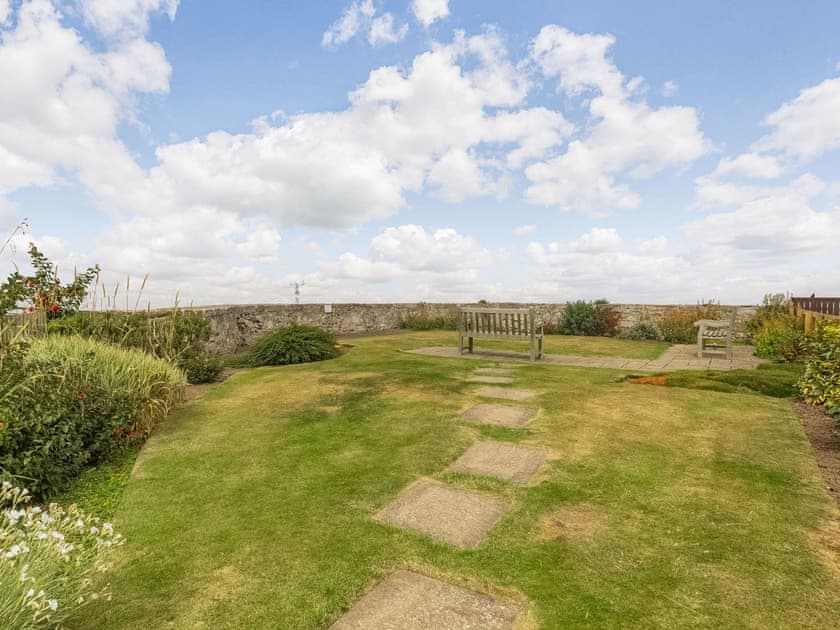 Garden | Viking Seahouses : Pampas - Viking Seahouses, Seahouses