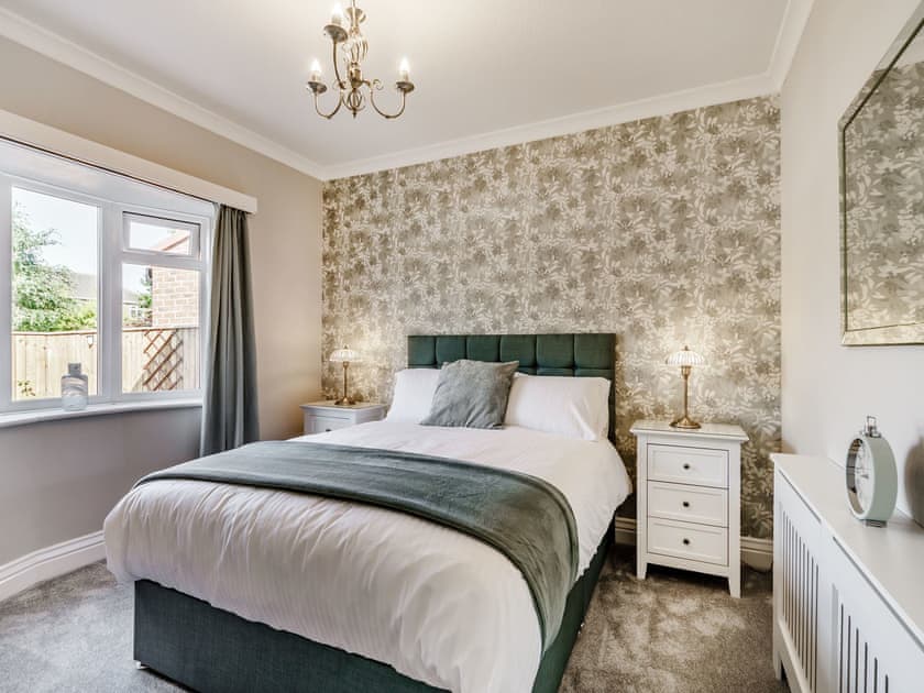 Kingsize bedroom  | North Lodge Cottage, Chester le Street