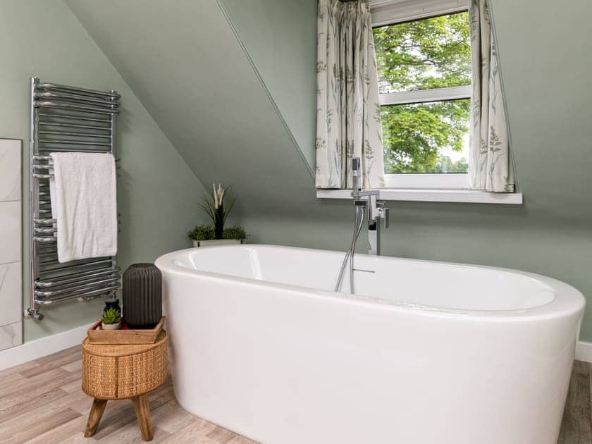 Bathroom | East Kilblean Cottage - Kilblean Cottages, Kilblean, near Old Meldrum