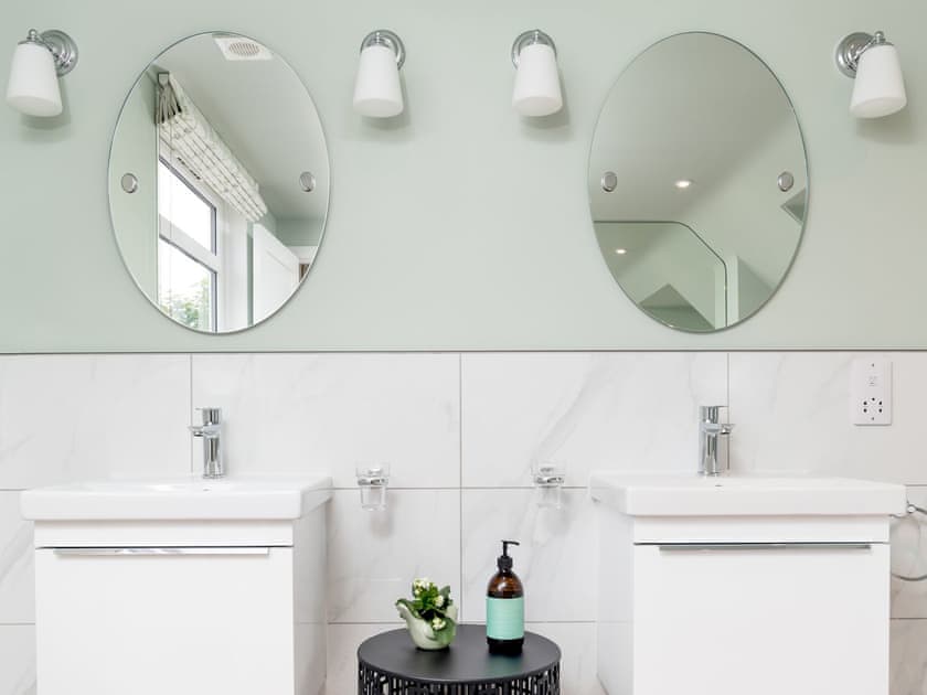 Bathroom | East Kilblean Cottage - Kilblean Cottages, Kilblean, near Old Meldrum