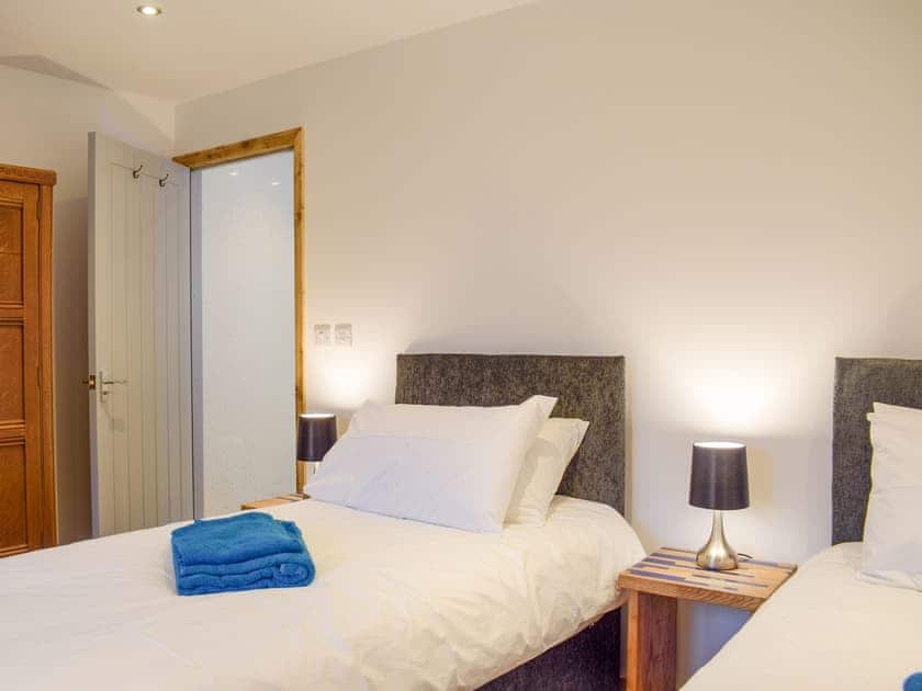 Twin bedroom | Llety’r Saer - Y Gadlas, Penybontfawr, near Llanfyllin