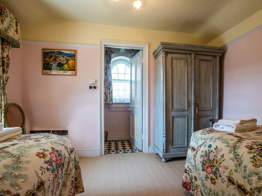 Twin bedroom | Lancaut Farmhouse, Tiddenham, near Lydney
