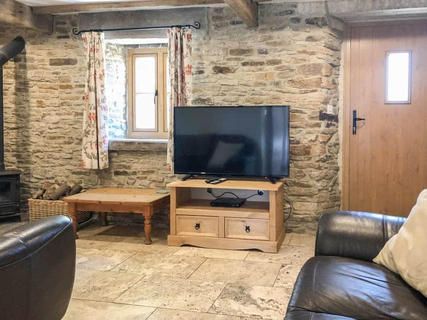 Living area | Tawny Owl Barn - Green Farm Holiday Cottages, Cutthorpe, near Chesterfield