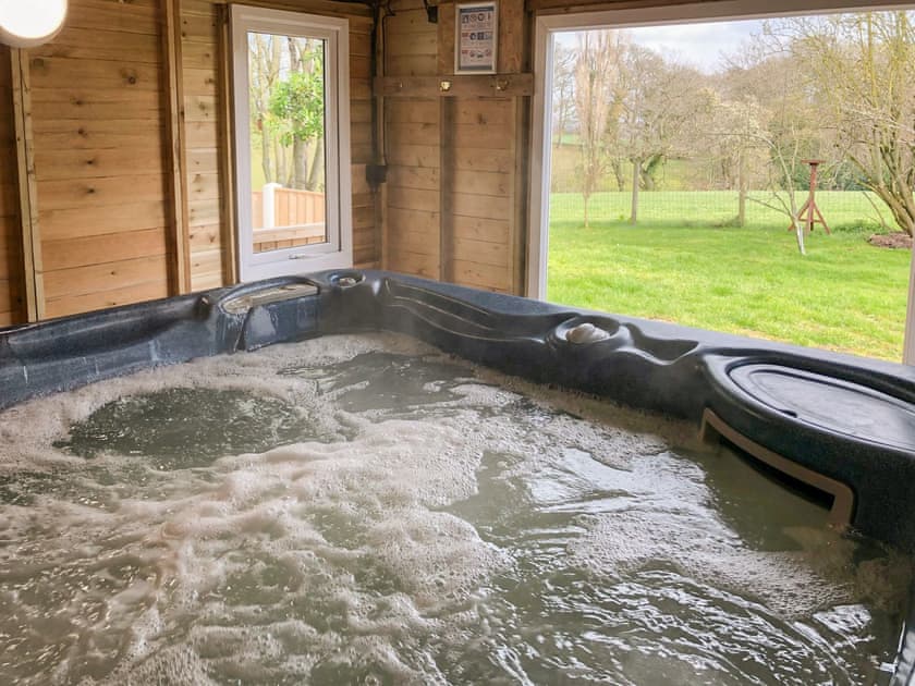 Hot tub | Tawny Owl Barn - Green Farm Holiday Cottages, Cutthorpe, near Chesterfield