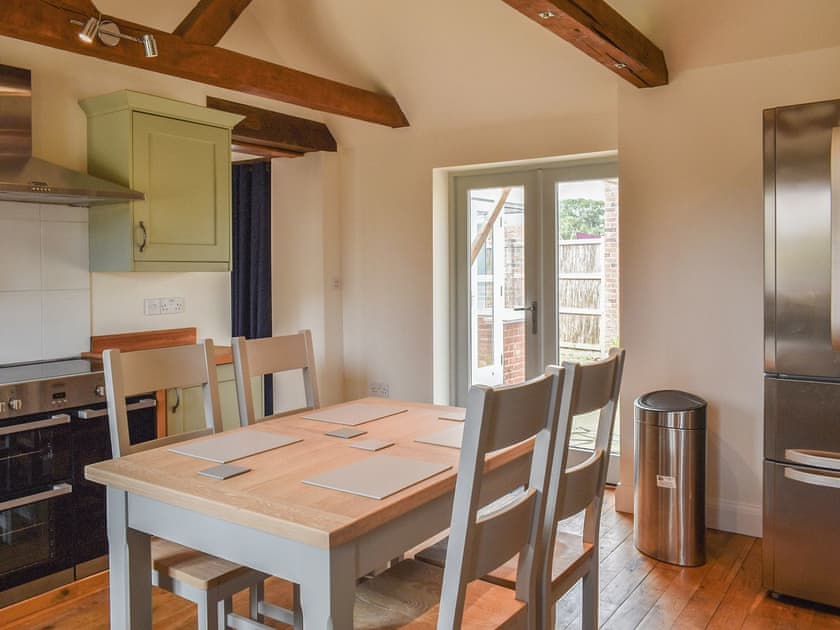 Kitchen/diner | The Old Paybarn - Park Farm Barns, Snettisham