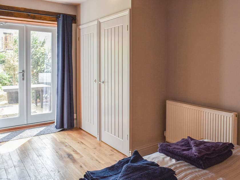 Double bedroom | The Old Paybarn - Park Farm Barns, Snettisham