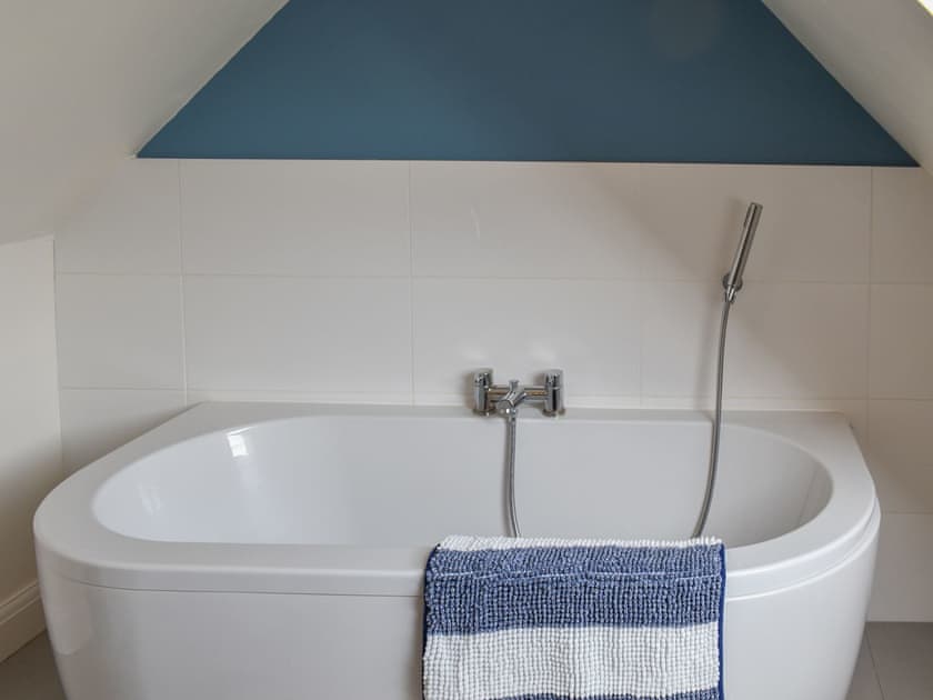 Bathroom | The Old Paybarn - Park Farm Barns, Snettisham