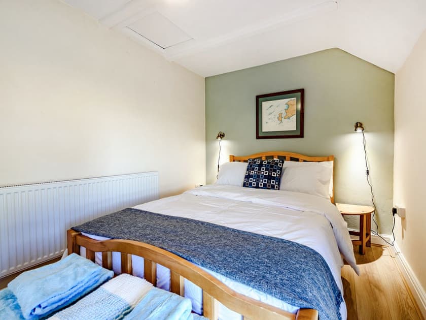 Double bedroom | Studio Cottage, Treffynnon