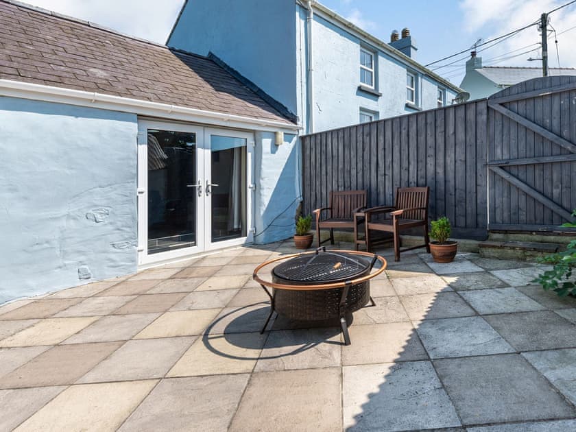 Patio | Studio Cottage, Treffynnon