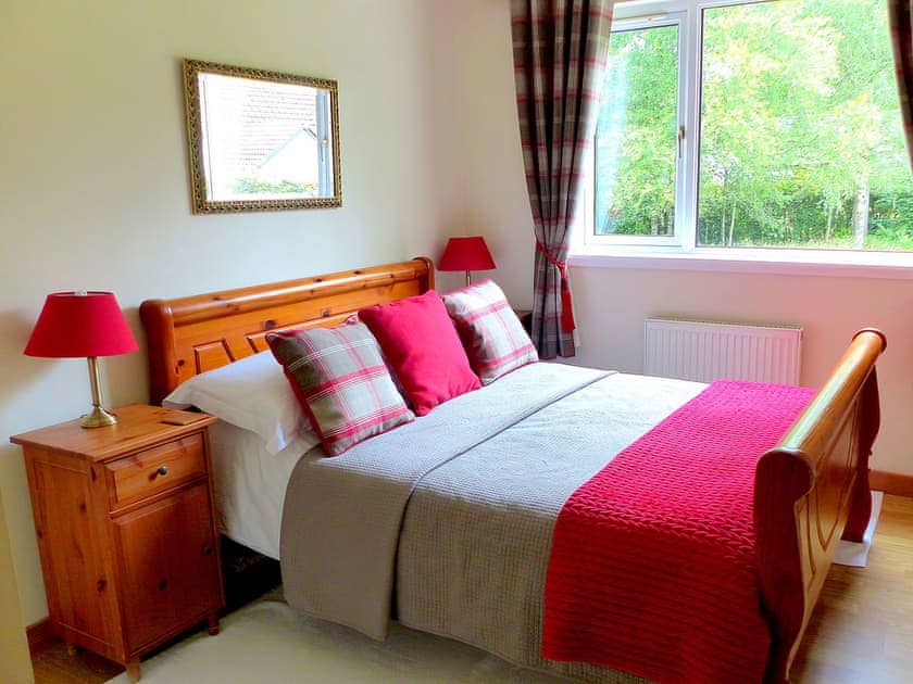 Double bedroom | Bo Nan Taigh Cottage, Aberfoyle