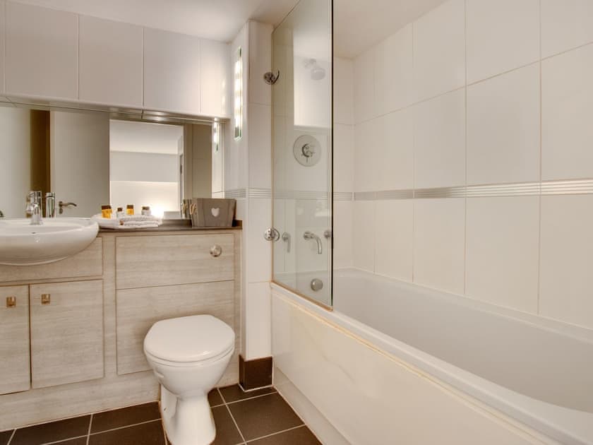 Bathroom | Crown Apartments 102 - Crown Apartments, Newcastle upon Tyne