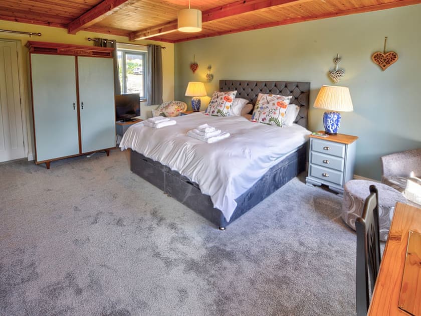 Master bedroom | Hadrian’s Garden Villa, Henshaw, near Haltwhistle