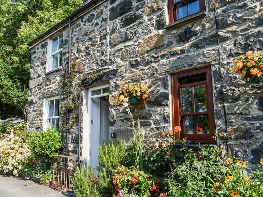 Exterior | Sunnyside Cottage, Tremadog, near Porthmadog