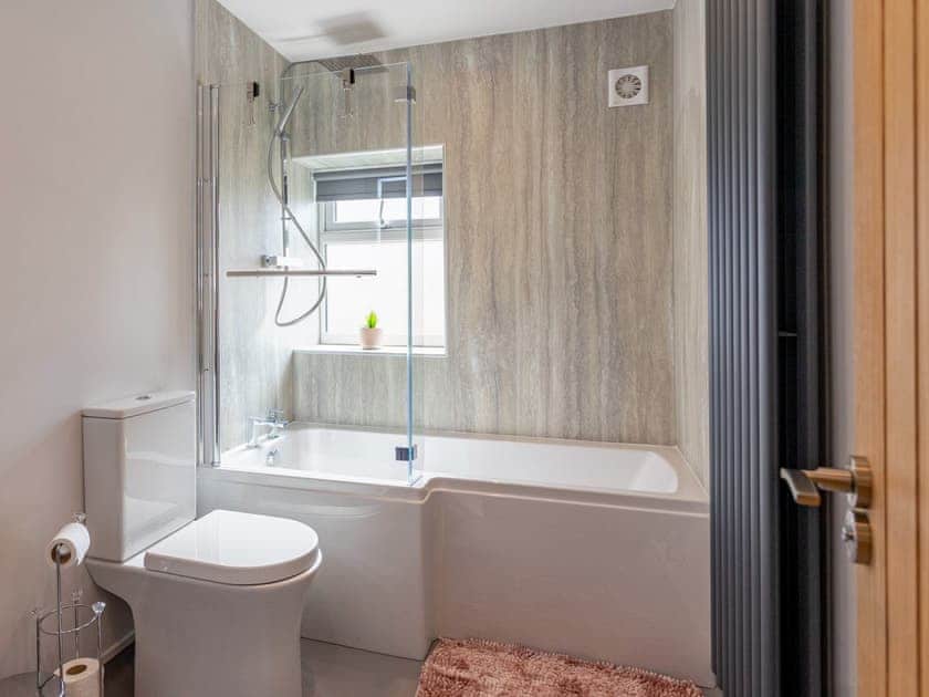 Bathroom | The Spencer Suite - Spring Willows Boutique Holiday Park, Staxton, Near Scarborough
