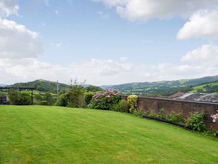 Garden | Upper Gwerneirin, Llandinam, near Llanidloes