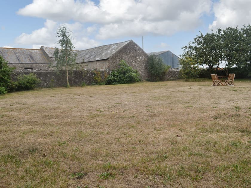Garden and grounds | East Monkton Farm Cottage, Broughton, near Cowbridge