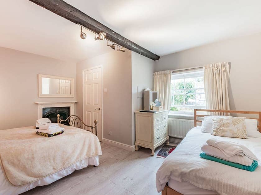 Family bedroom with en-suite | Questeds, Westgate On Sea, near Margate