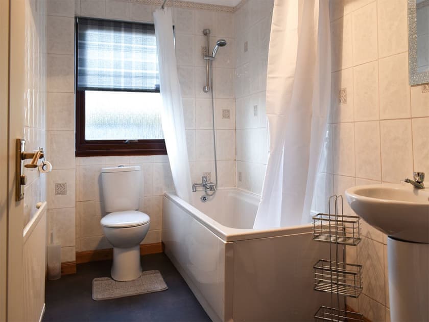Bathroom | Kimberley Bungalow - Kimberley, Alness, near Invergordon