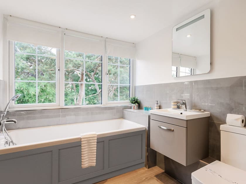 Bathroom | The Hideout, Poole, near Bournmouth