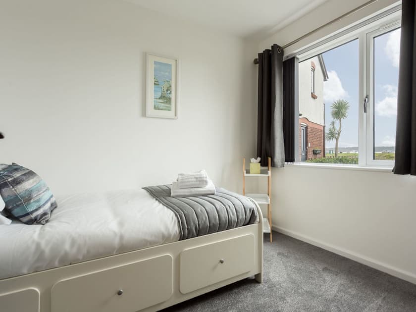 Single bedroom | The Retreat, Poole