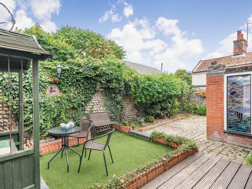 Outdoor area | Little Garth, Bacton, Norwich