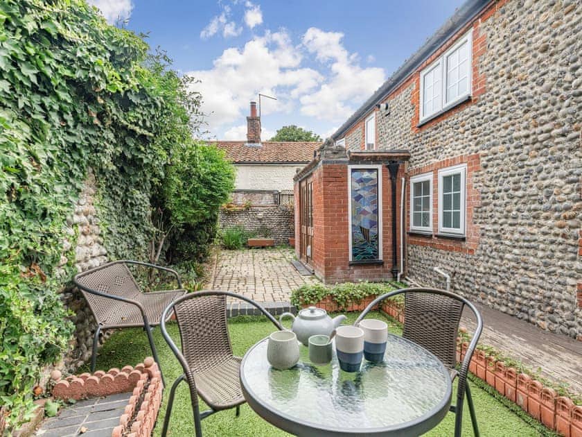 Outdoor area | Little Garth, Bacton, Norwich