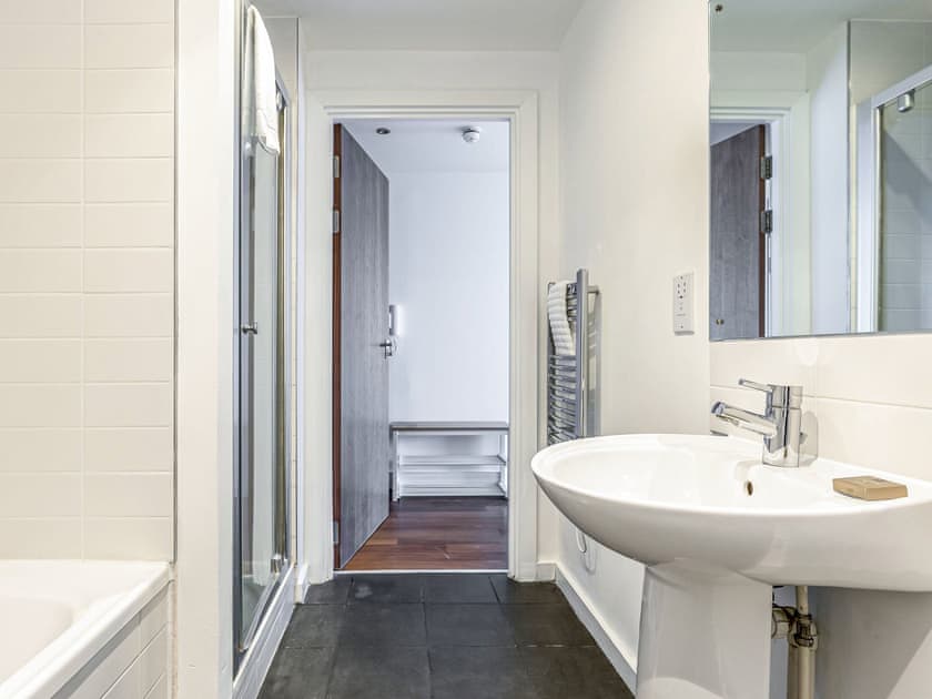 Bathroom | The Navigator, Poole