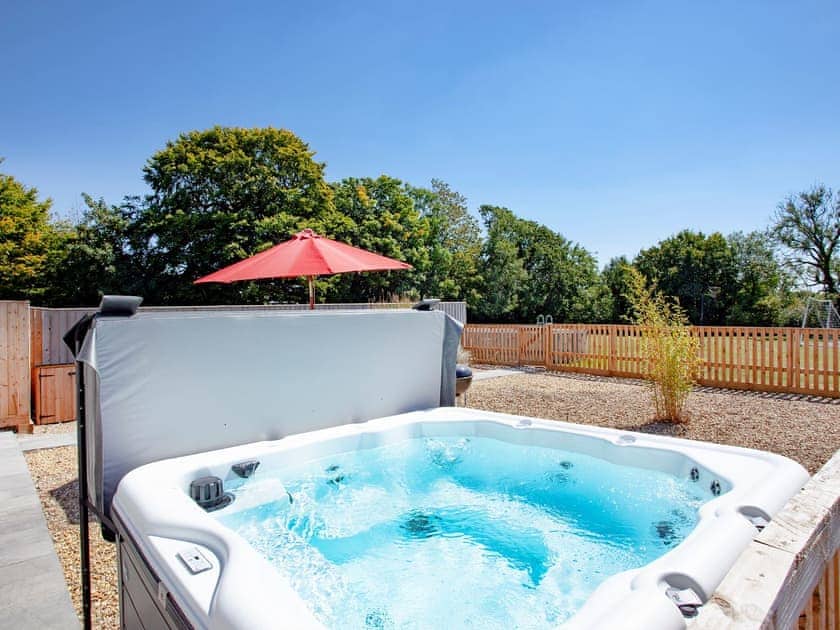 Hot tub | Four Seasons Cottage, Torrington