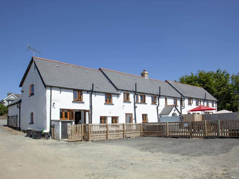Exterior with parking area for 4-6 cars  | Four Seasons Cottage, Torrington