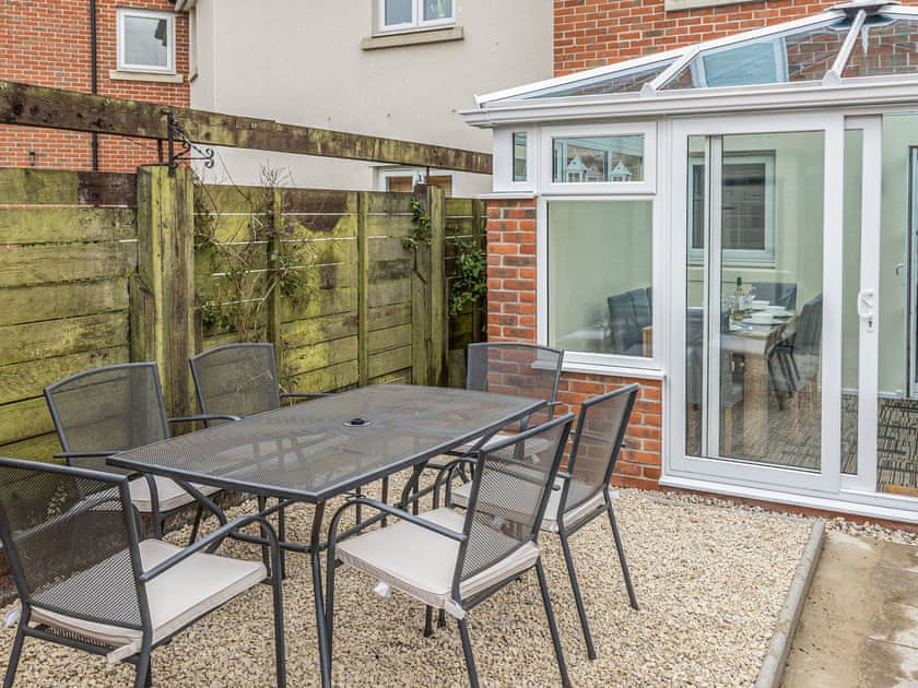 Sitting-out-area | Avalon, Poole