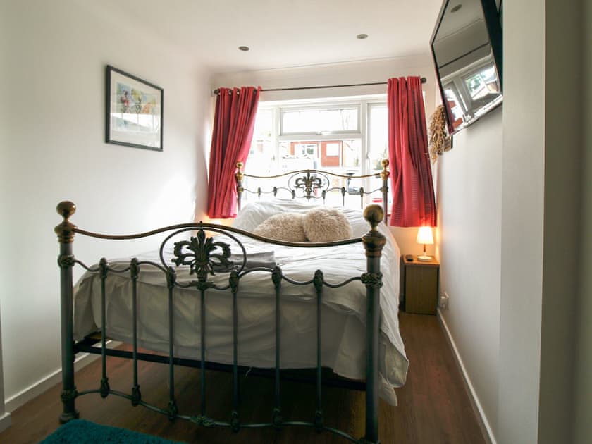 Double bedroom | LoveKush, Banstead