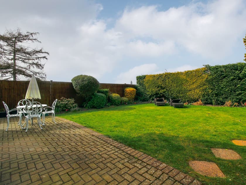 Garden | LoveKush, Banstead