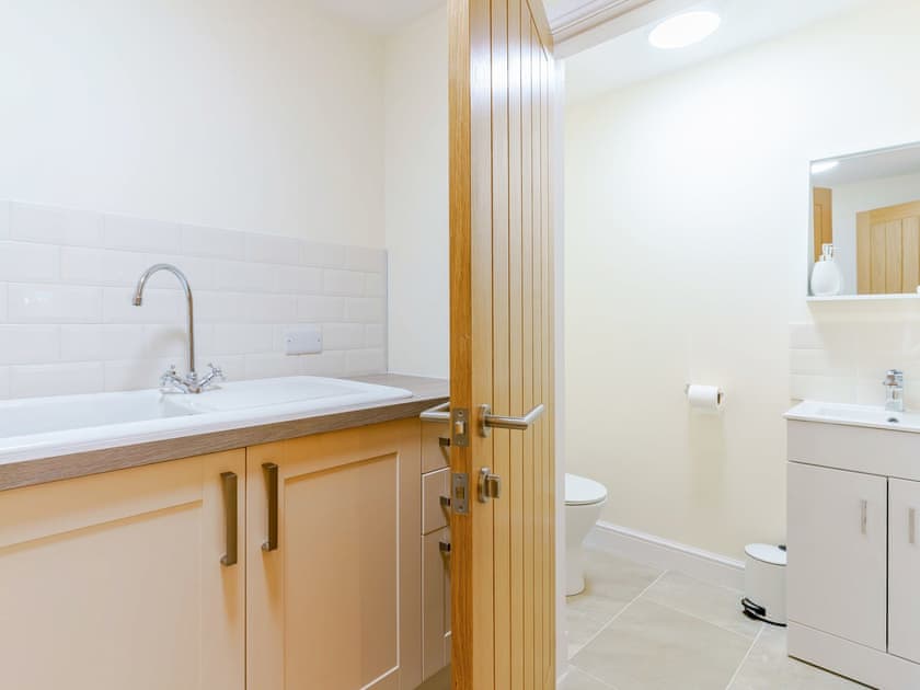WC | Ty Arth - Llwynwermod Cottages, Maen-y-groes, near New Quay