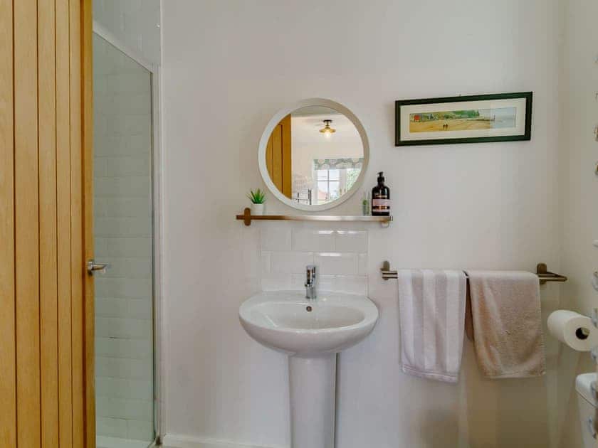 En-suite | The Chapel, Hindolveston, near Holt