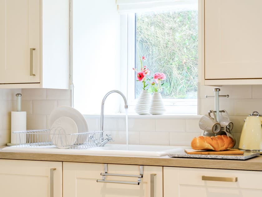 Kitchen | Ty Draenog - Llwynwermod Cottages, Maen-y-groes, near New Quay