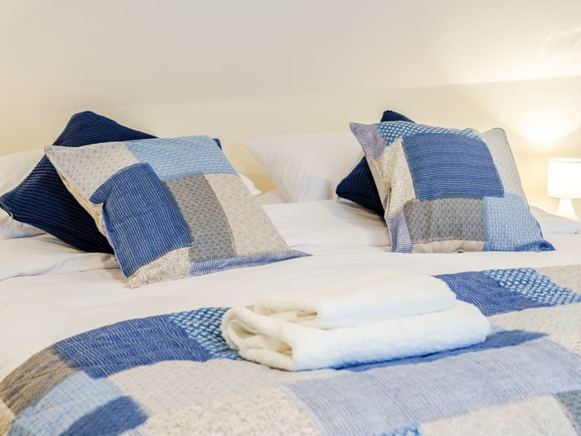 Double bedroom | Ty Draenog - Llwynwermod Cottages, Maen-y-groes, near New Quay