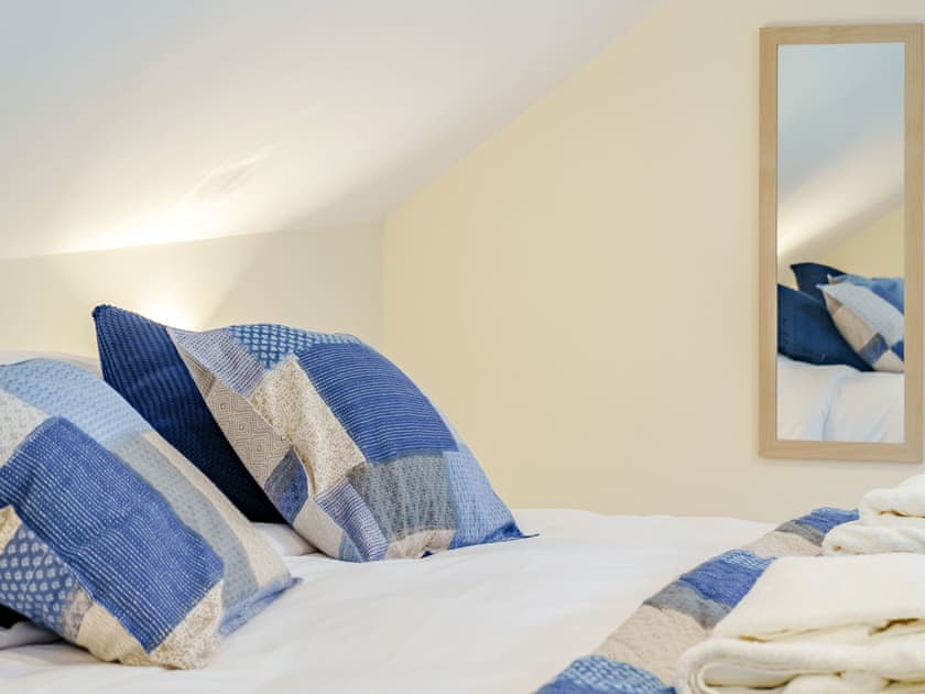 Double bedroom | Ty Draenog - Llwynwermod Cottages, Maen-y-groes, near New Quay