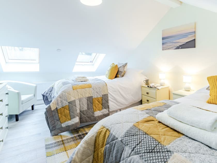 Twin bedroom | Ty Draenog - Llwynwermod Cottages, Maen-y-groes, near New Quay