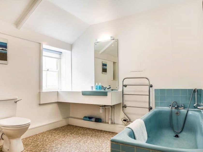 Family Bathroom | Tavern House, St Mawes