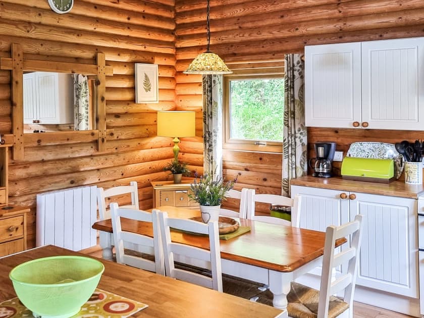 Kitchen diner reverse view | Sunnybank Lodge, Llanfynydd
