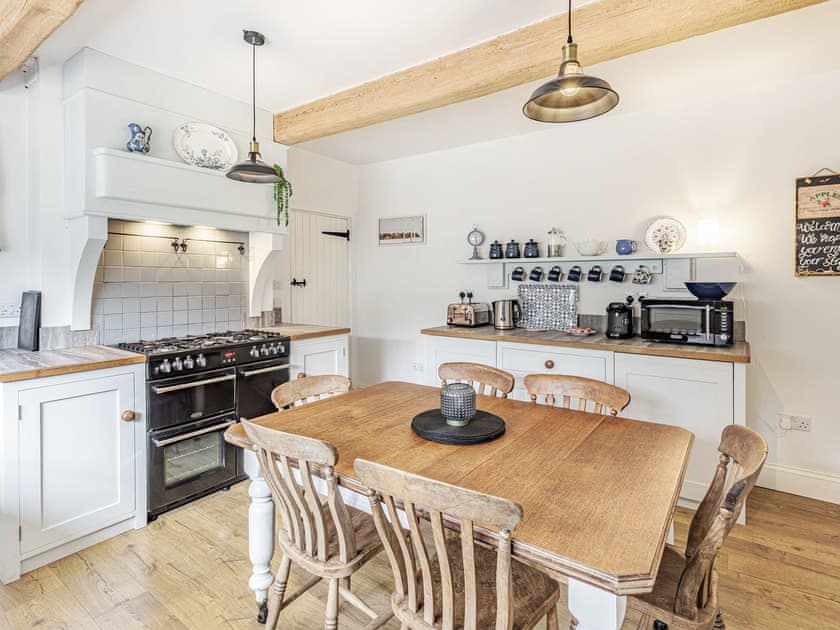 Kitchen/diner | The Folly - Halliday’s Cottages, Greetham, Oakham