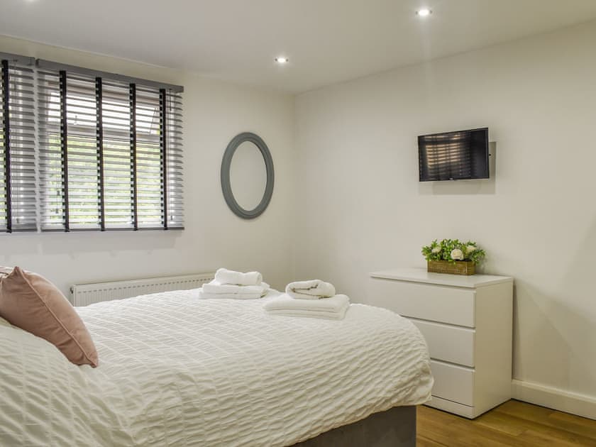 Double bedroom | Highfield Bungalow, Twyn